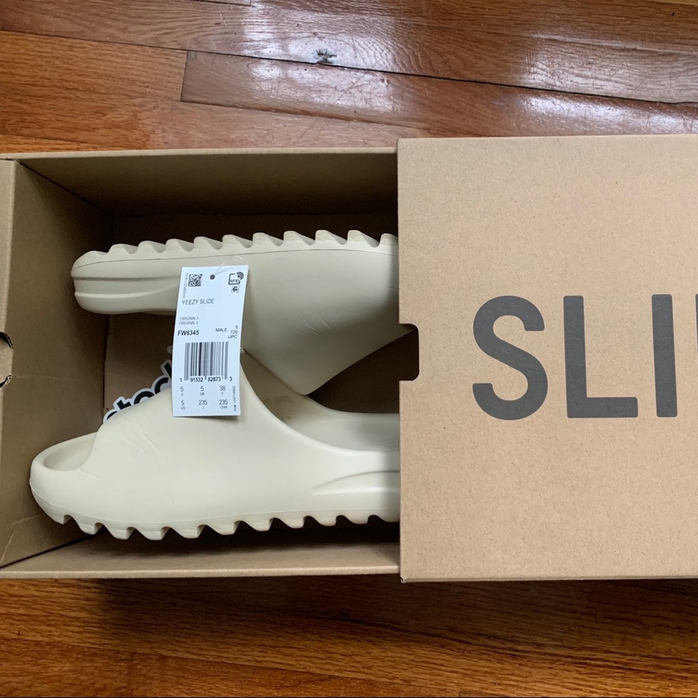Yeezy Slides Bone Size 5, 100% Authentic
